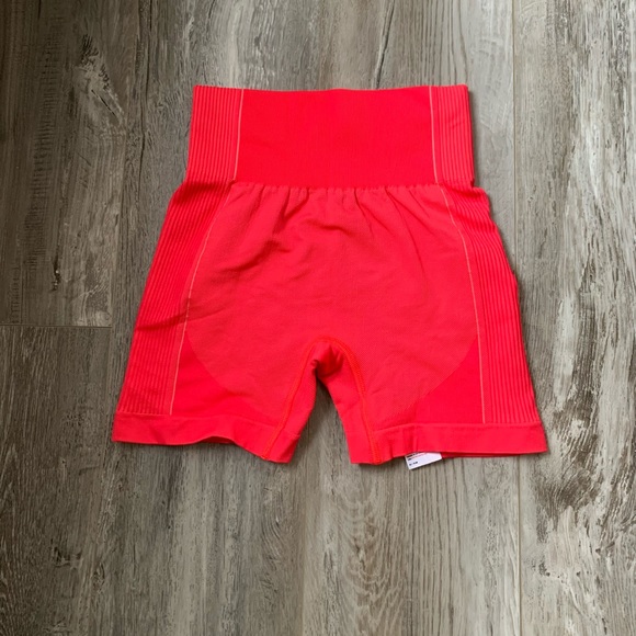 2 for $40‼️ Gymshark Ultra Seamless Shorts - Picture 3 of 4